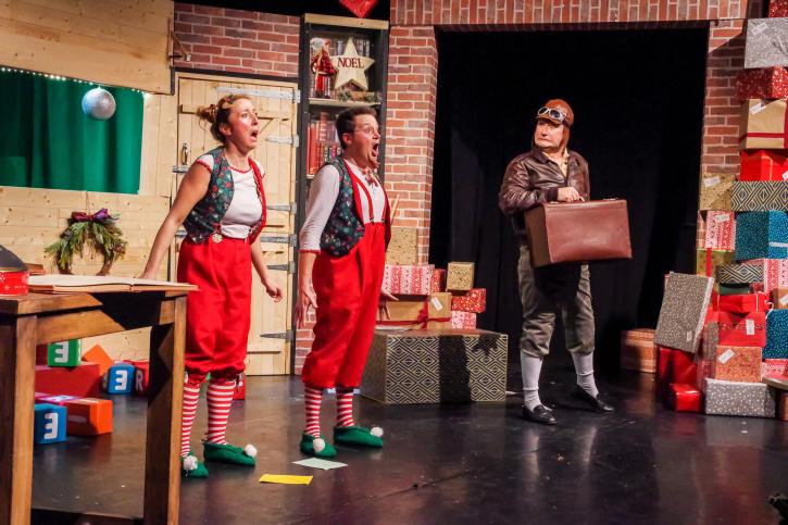 Lecture au pied du sapin